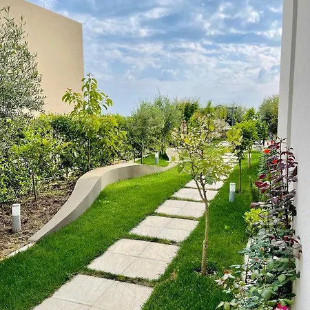 Jon Coast Villa *