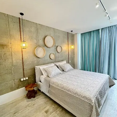 Villa Jon Coast Palasë