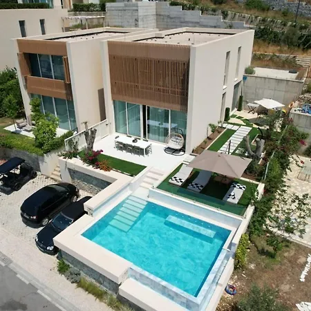 Villa Jon Coast Palasë