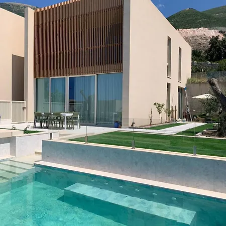 Jon Coast Villa *